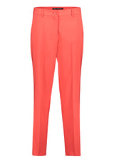 Pantalon rouge avec pli