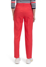 Pantalon rouge avec pli