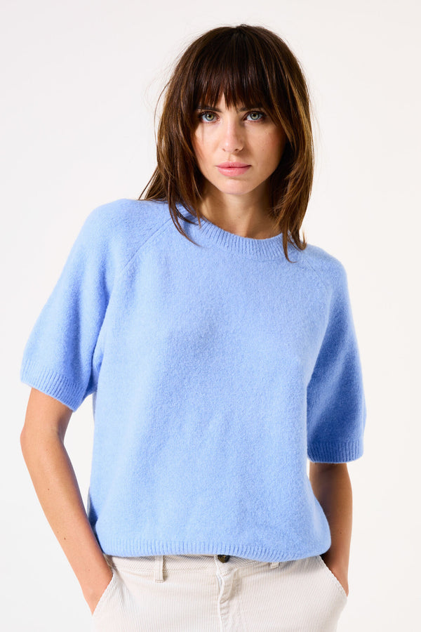 Pull bleu