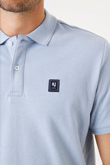 Polo bleu clair