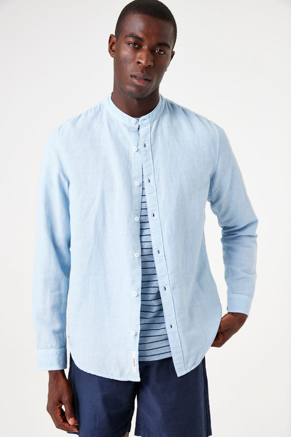 Chemise bleu clair